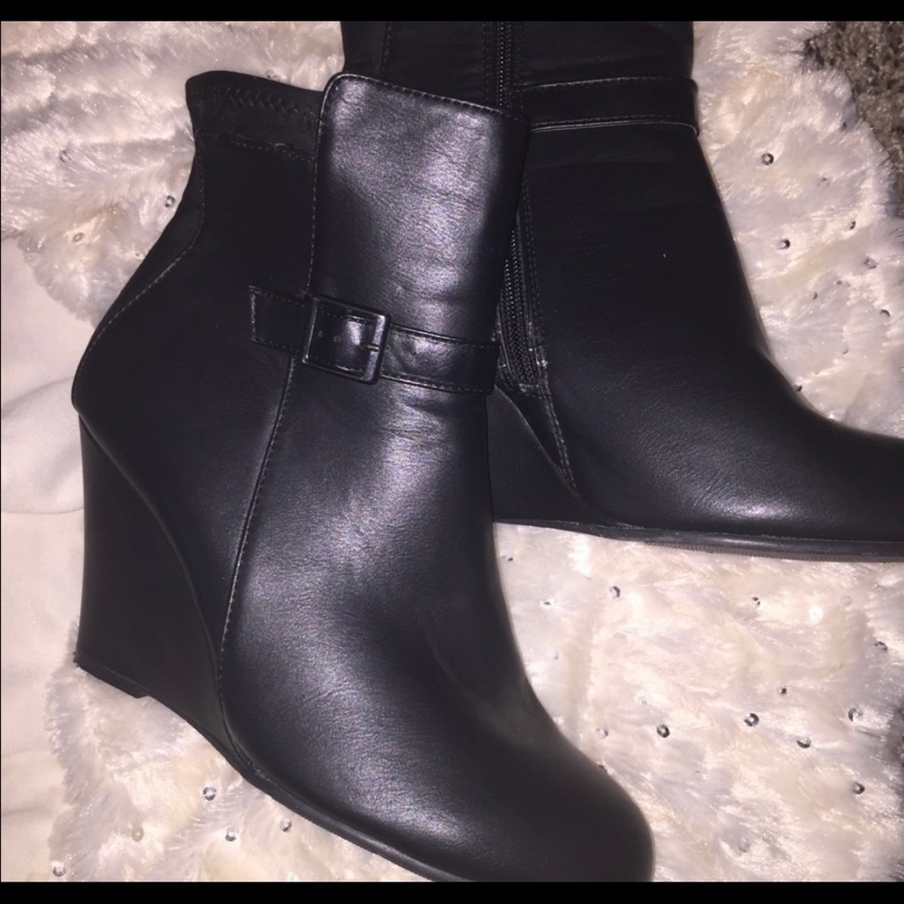 Cute Black Boots! Size 9